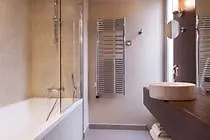 Отель La Bourdonnais 4*